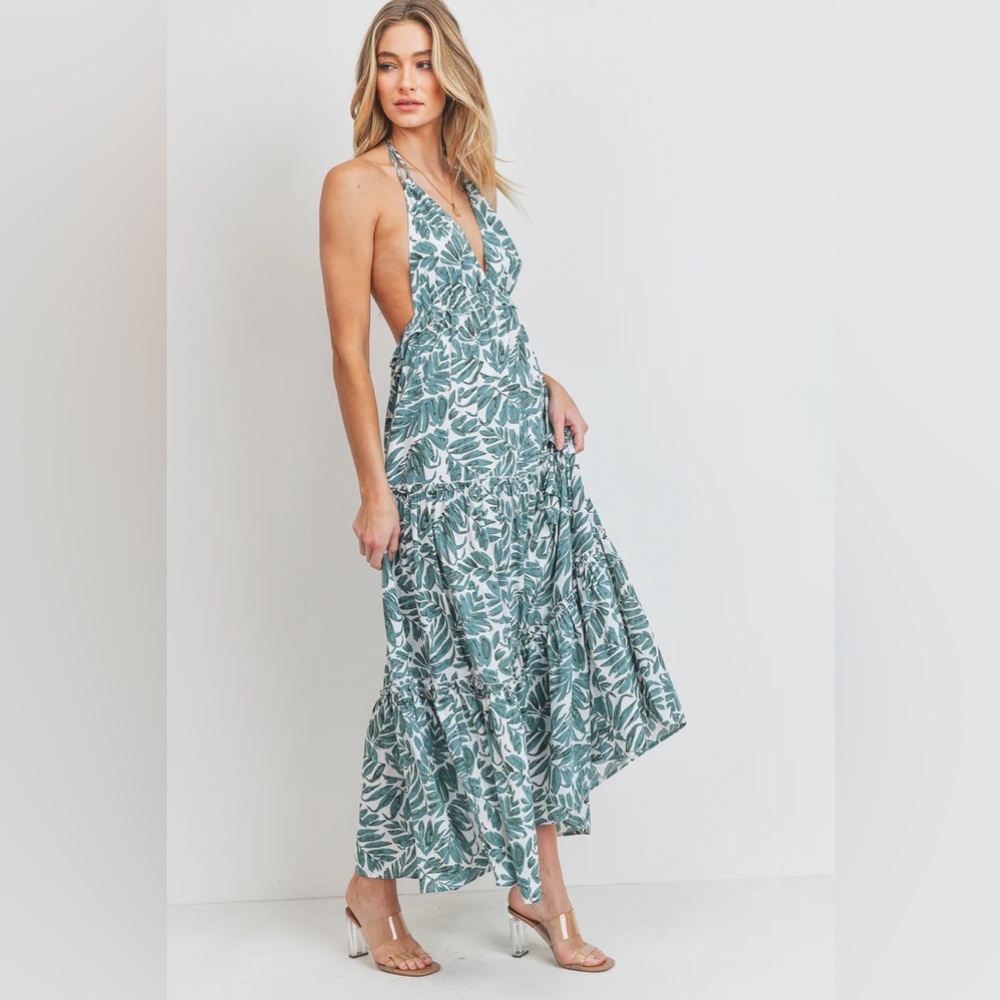 Palm print Maxi Dress and Halter Tie Neck size S but fits M too!